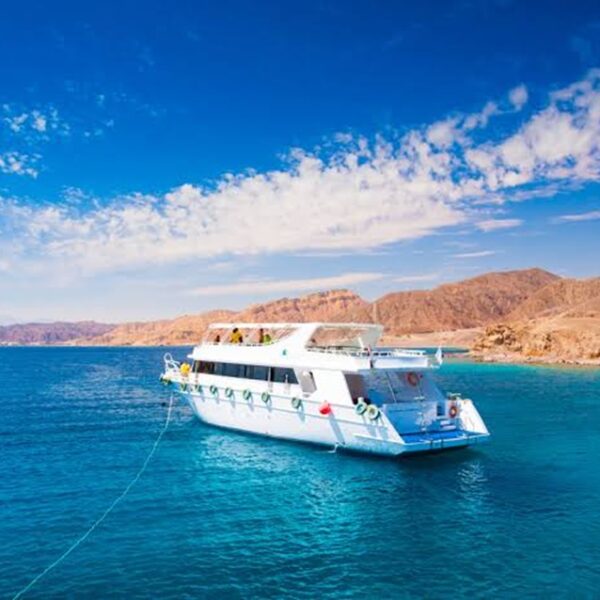 Paradise Island Trip Hurghada – Snorkeling & Water Fun Experience